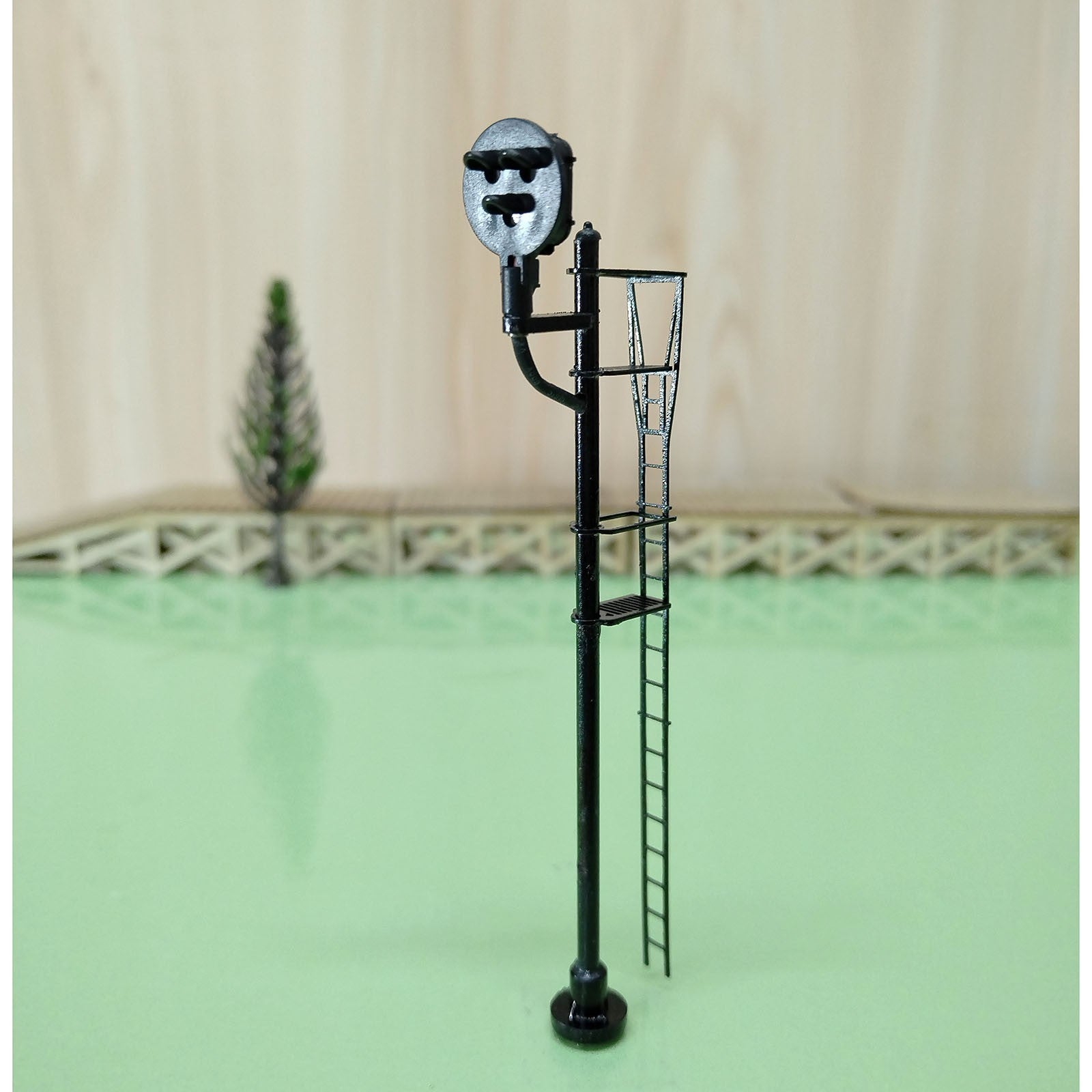 1 x HO scale model tri-lights 3 colors block type G signal metal 1 target #TG9BL