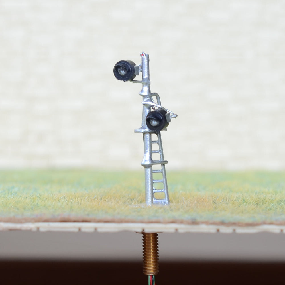 N scale signals