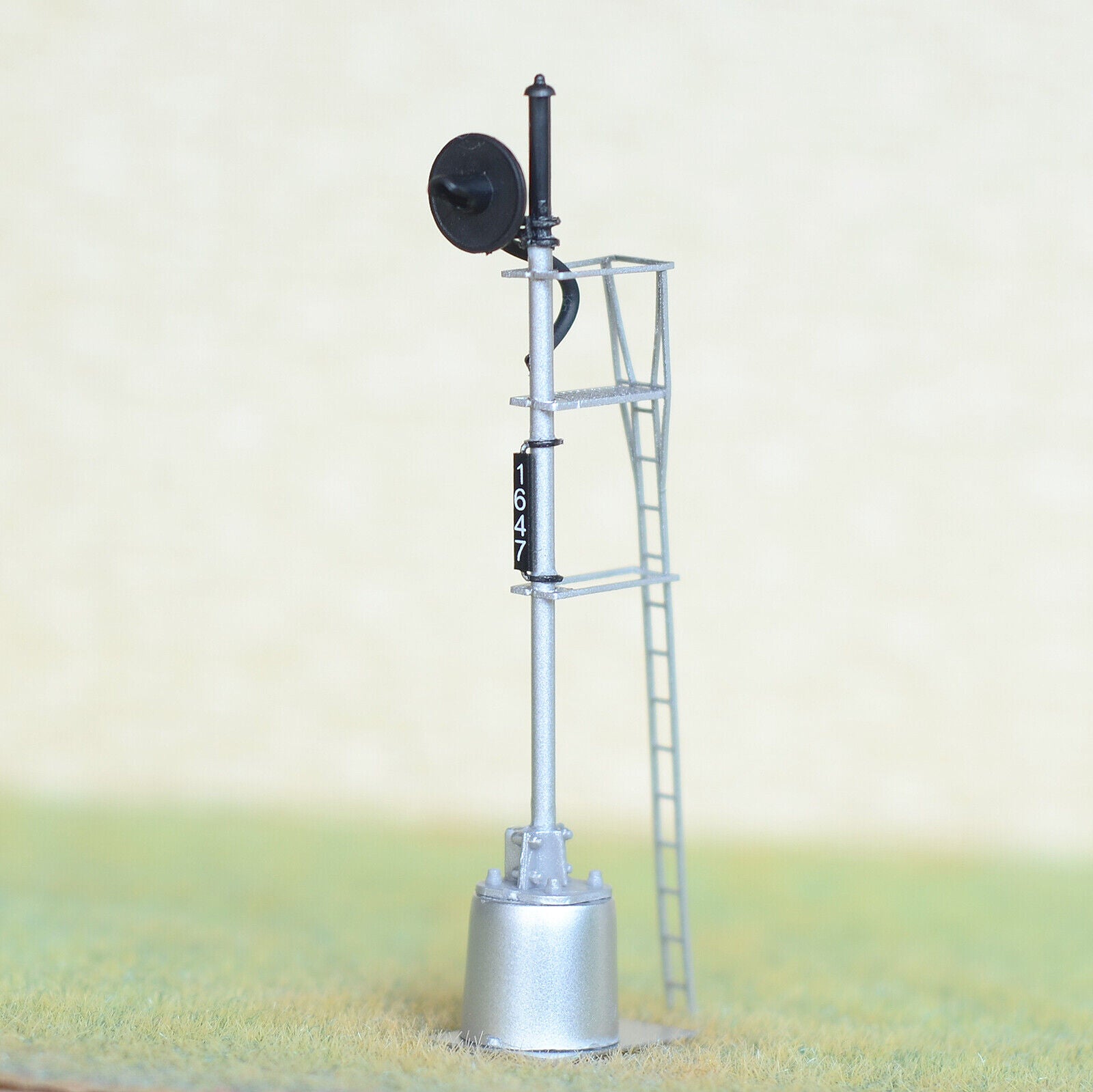 1 x HO scale model railroad tri-colors searchlight signal metal round pier #02SP