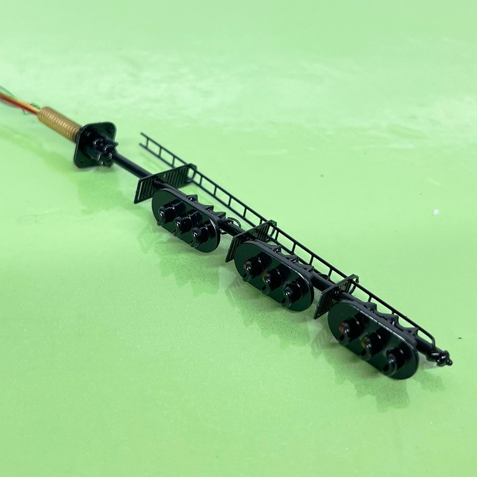 1 x HO scale model railroad 3 colors block signal 3 heads distance metal #SK333B