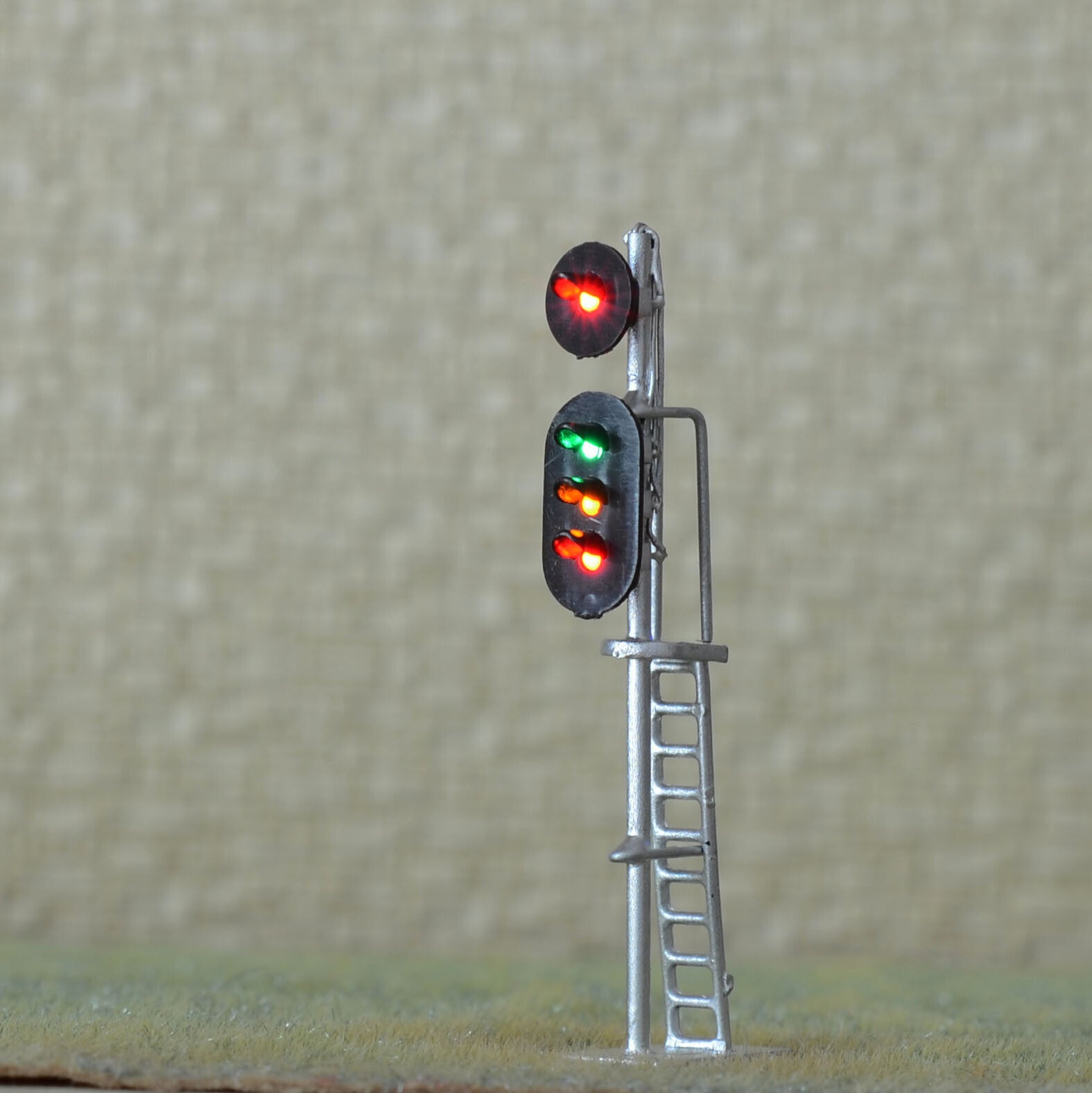 1 x HO / OO block signals LED model train shunting 2 heads hump signals R+G/Y/R