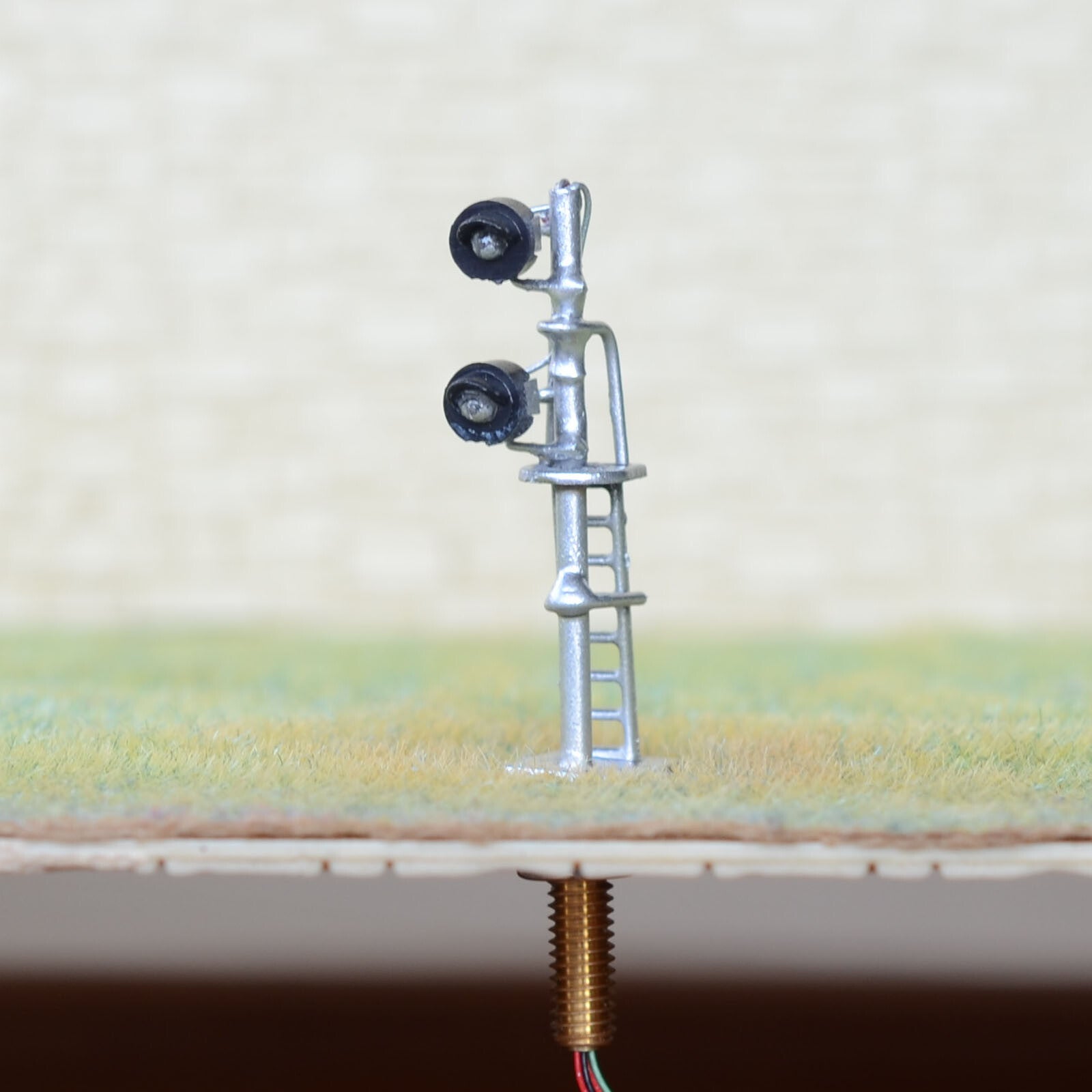 1 x N scale searchlight block signal model train bi-colors LEDs 2 heads R/G #S22