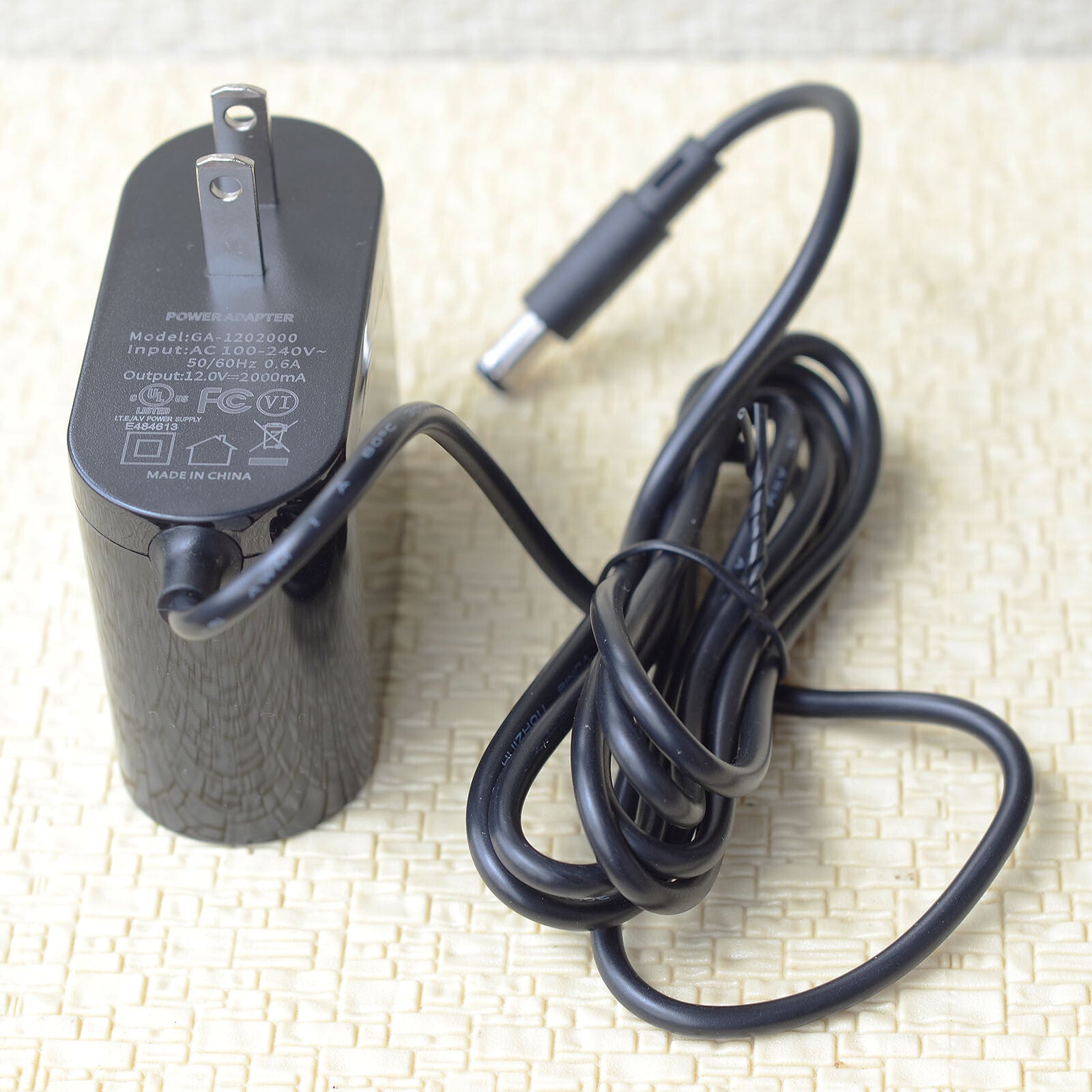 1 x US standard transformer 12V 2000mA DC Adaptor Power Supply for street Lights