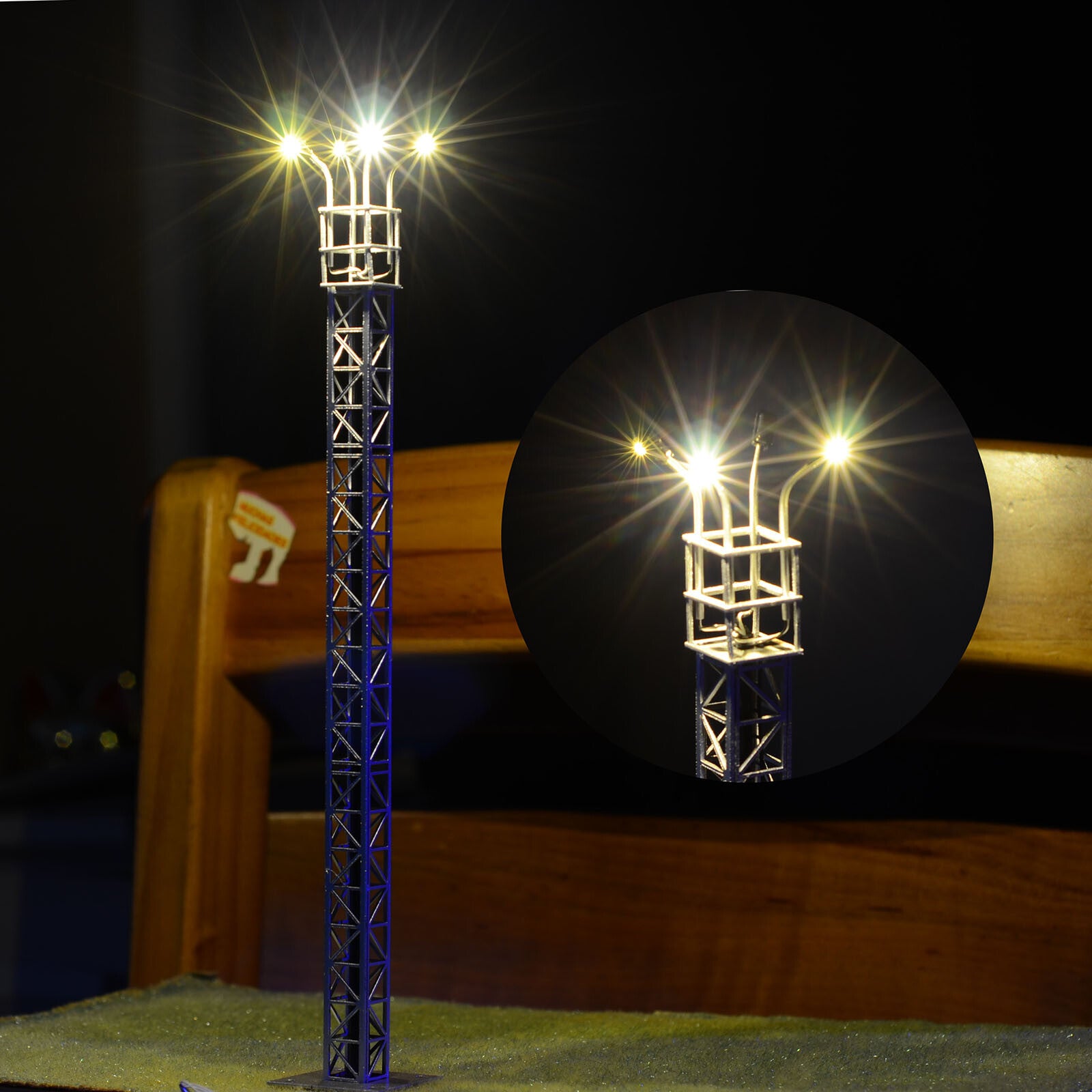 1 x HO tower light LED made yard light working assembled metal silver #S3